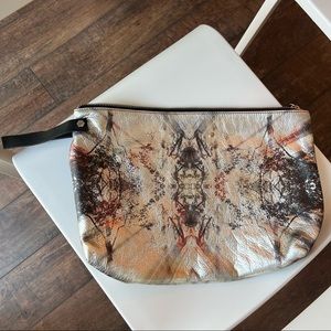 AB'A BRAND APART clutch